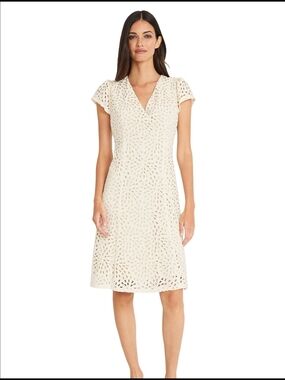 Maggy London Womens V-Neck Floral Laser Cut Fit and Flare Dress